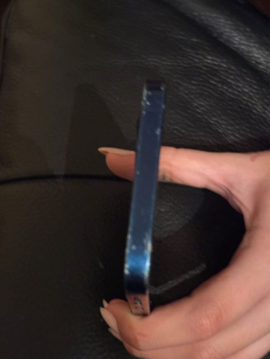 Продавам İphone 12