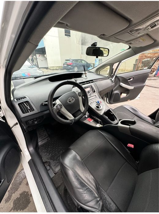 Vand toyota prius 2013 gpl