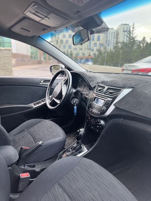 Hyndai Accent 2015 1.6 автомат