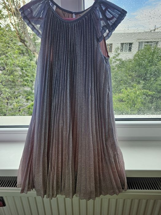 Vând rochie H&M pentru 9 10 ani
