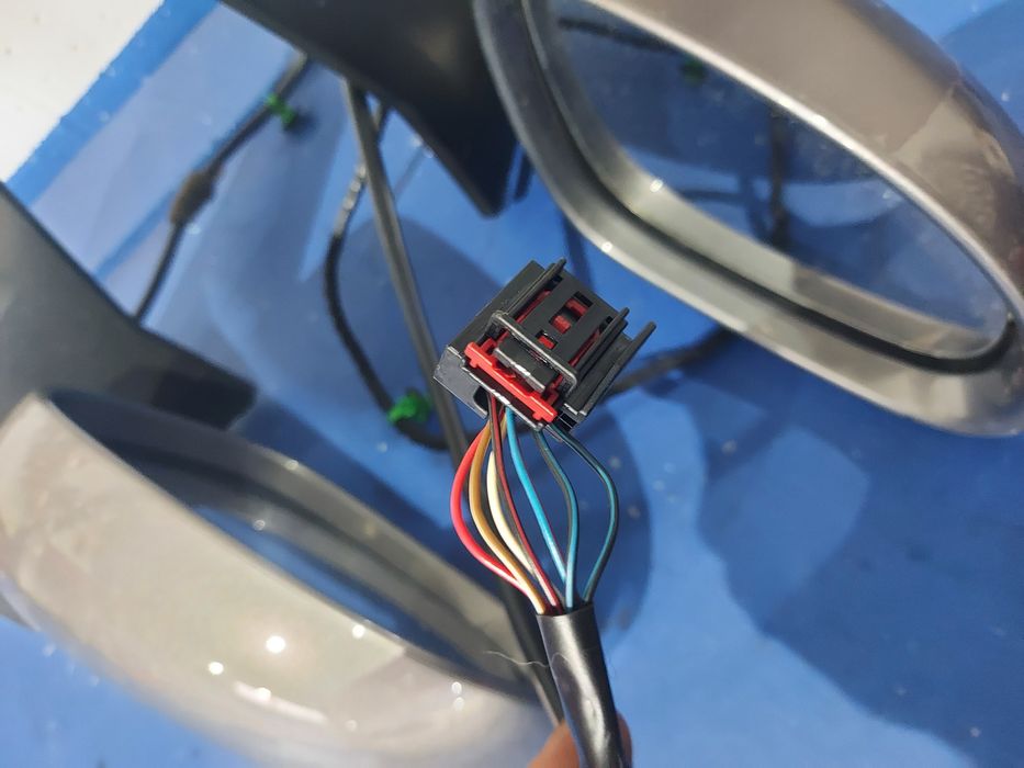 Oglinda stânga vw golf5 scurt hatchback