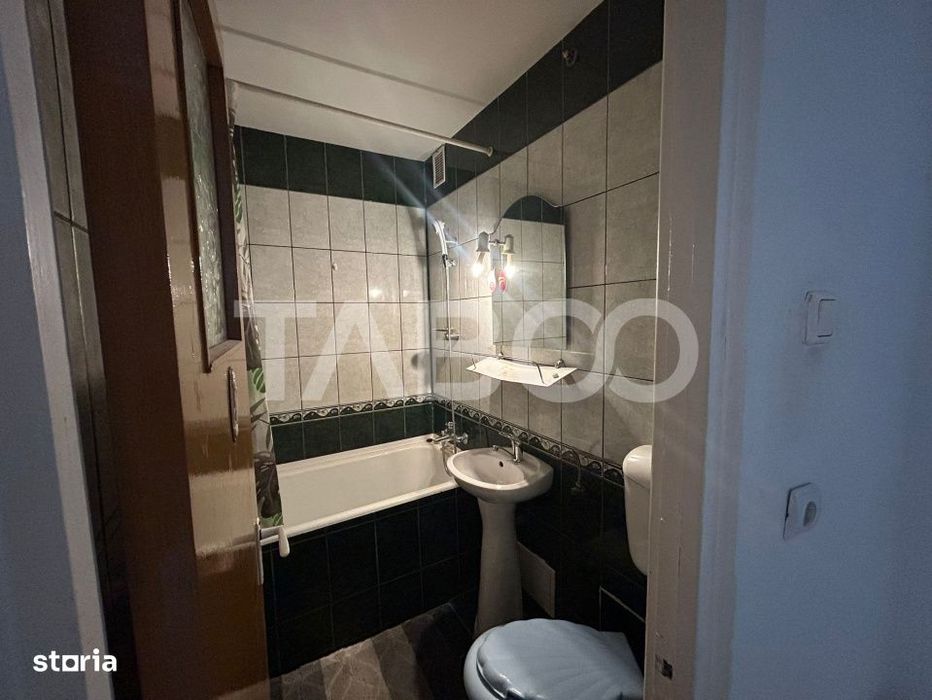 Apartament 3 camere 60 mpu cu balcon si pivnita in zona Mihai Viteazu