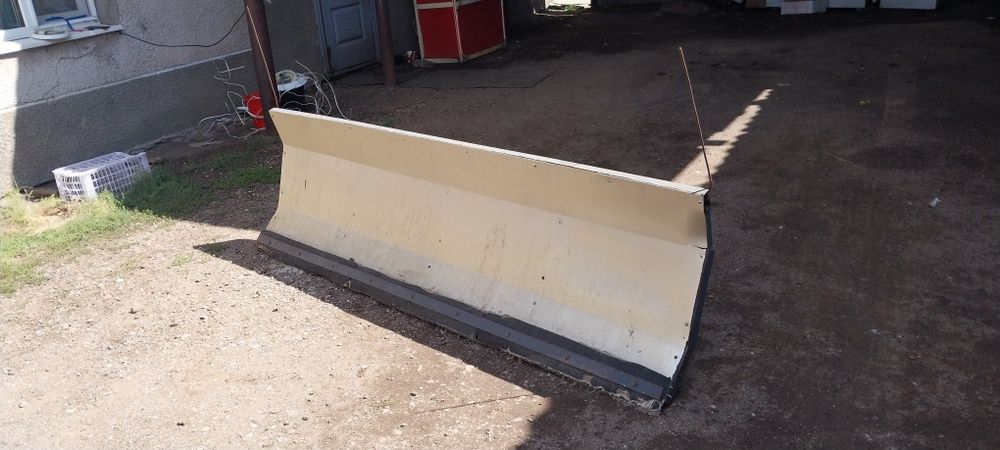 Отвал,бампер с лебёдкой