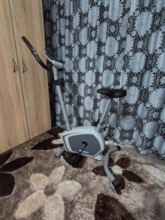 Vând bicicleta staționară