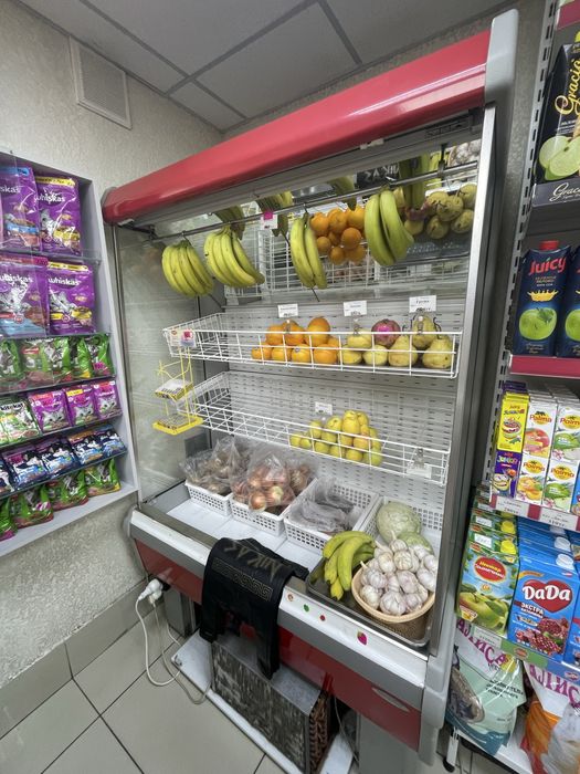 Продам витрину холодильную