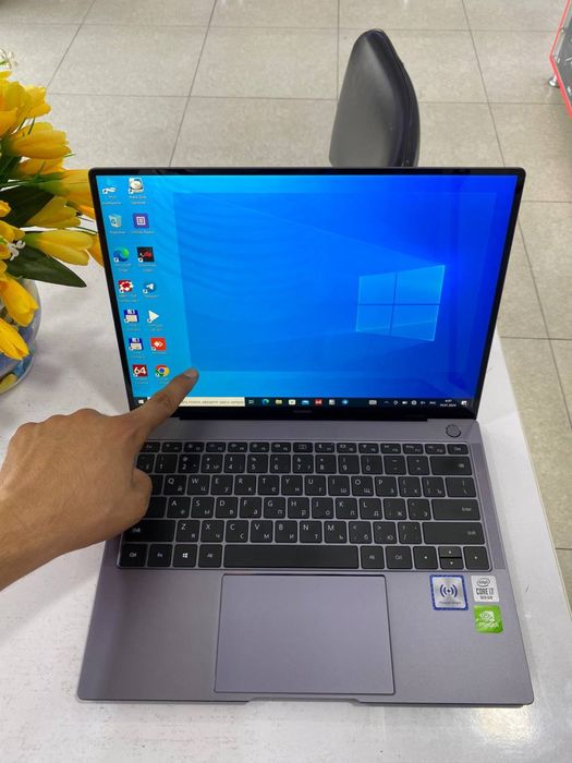 Huawei core i7.. 16/1TB ekran sensor metal korpus