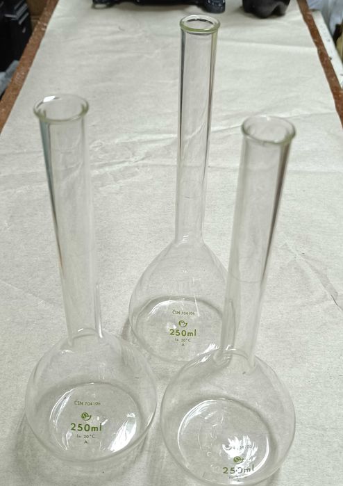 Продам химическую посуду