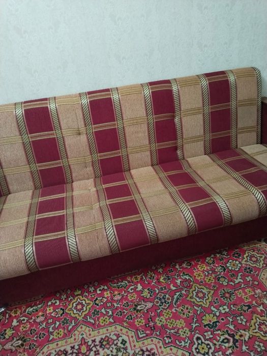 Диван в хорошем состоянии