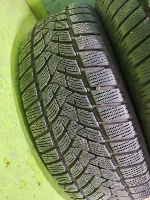 4 бр зимни 235/65/17 Dunlop