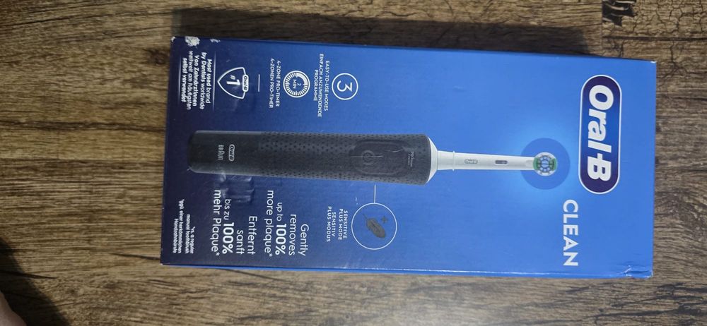 Periuta de dinti Oral B noua