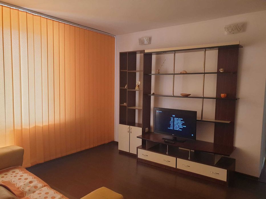 Inchiriez apartament - central - direct proprietar