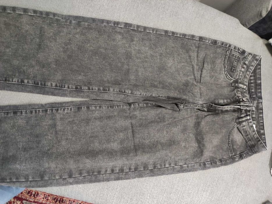 Различни модели дънки