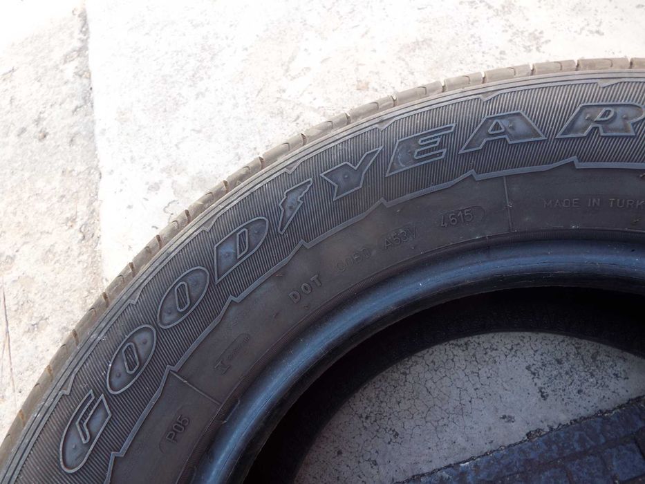 vand 2 anvelope 235/65/16C goodyear marathon pret 500ron ambele