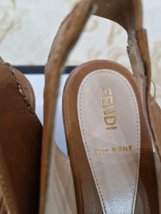 Босоножки-сабо Fendi, оригинал