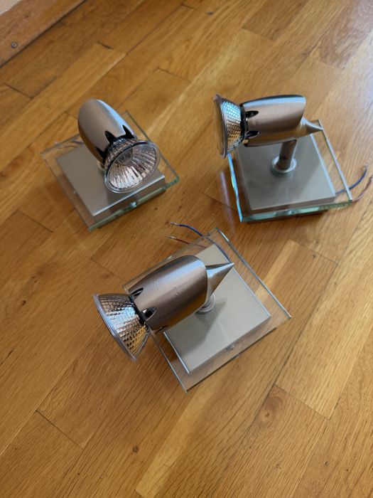 Лампи (аплици)за стена, окомплектовани с крушки