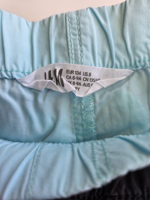 Pantaloni scurți H&M mărimea 134