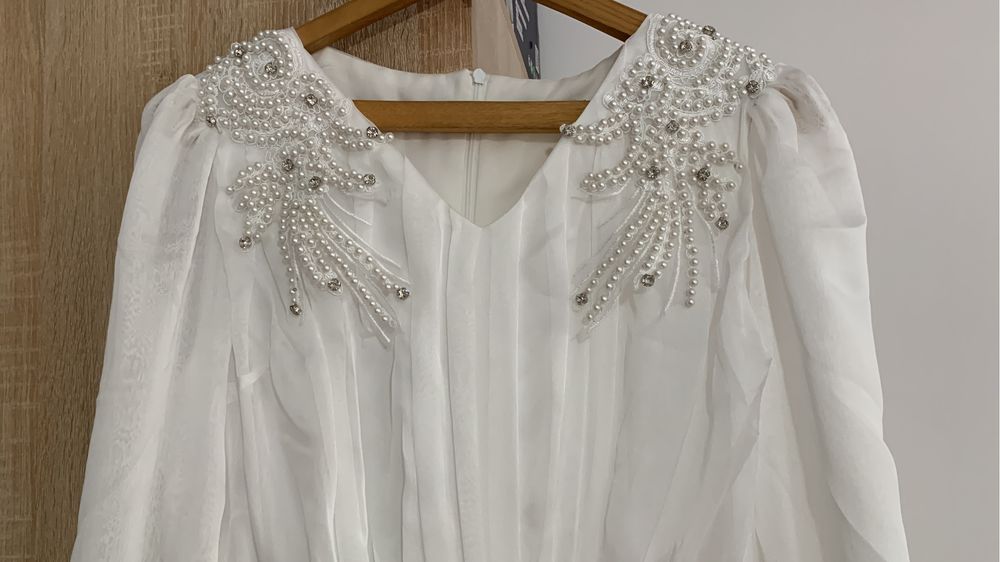 Продам новое платье