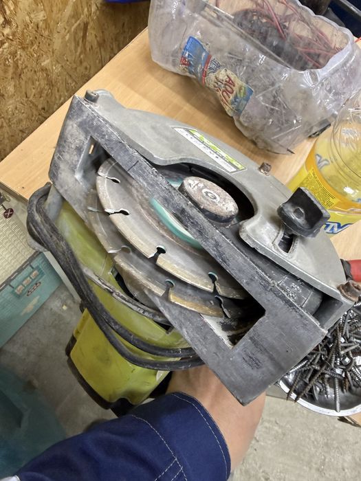 Штроборез IVT пчелка