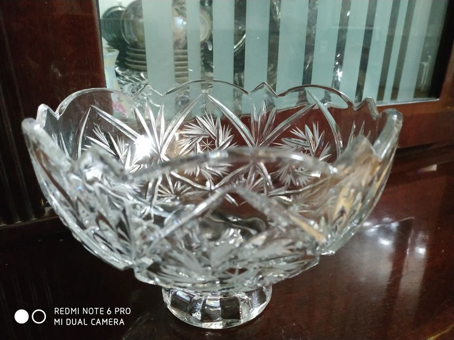 Хрустальная ваза.