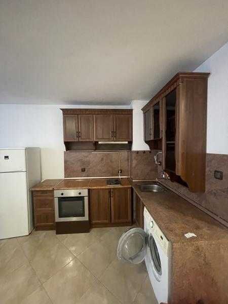 Топъл, светъл и просторен! Двустаен апартамент под наем в Центъра!