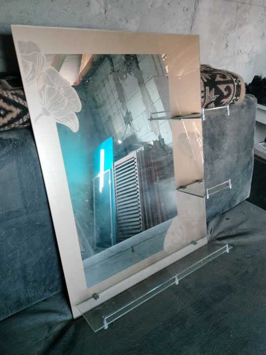 Vand cuier nou in cutie / oglinda baie