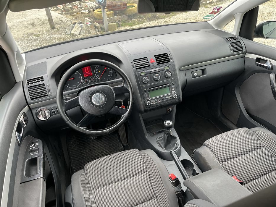 Vand 2 touran de Germania detalii la telefon