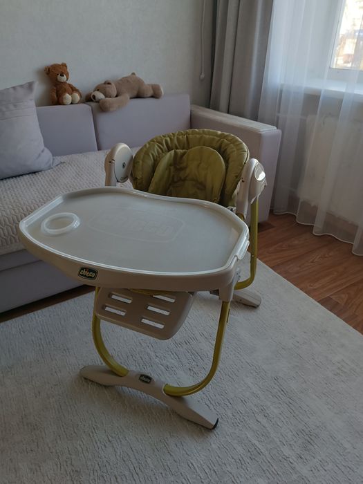 Детский обеденный стол.