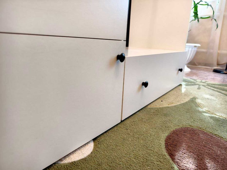 Шкаф детский с вешалкой