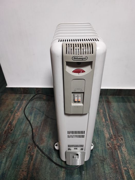 Calorifer electric pe ulei Delonghi 1500W, made in Italy, perfect functional