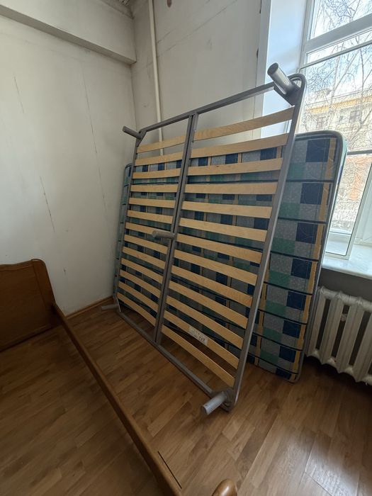 Продам дубовую кровать