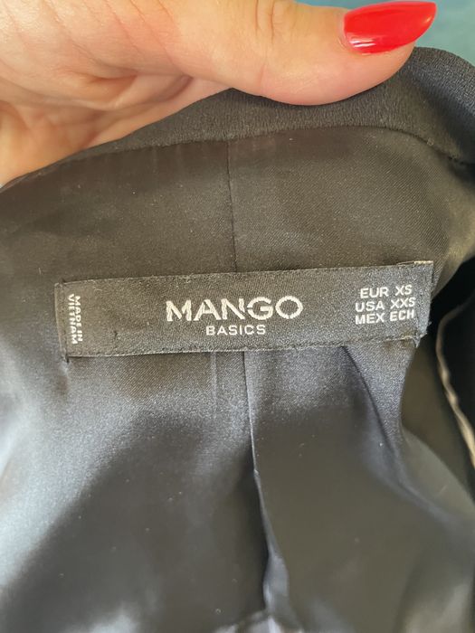 Костюм и блузка Mango