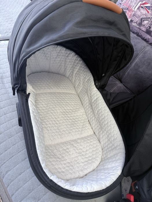 Продам коляску 3в1 +памперсы в подарок