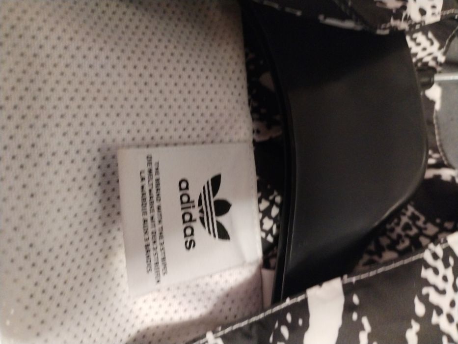 Geacă Adidas originală damă – alb/negru, stare foarte bună