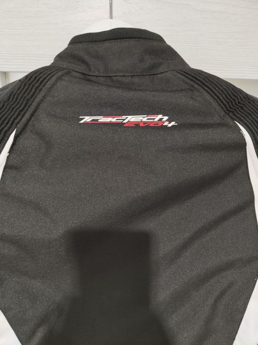 Яке за мотор RST Tractech EVO 4 размер M