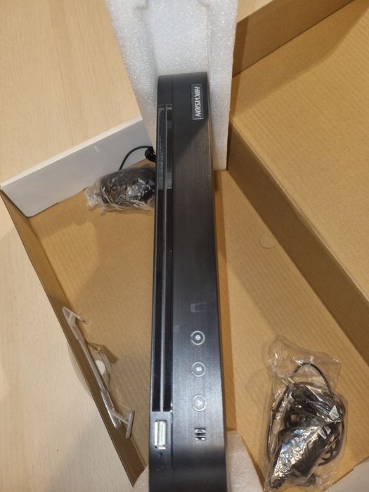 Продавам  двр Hikvision