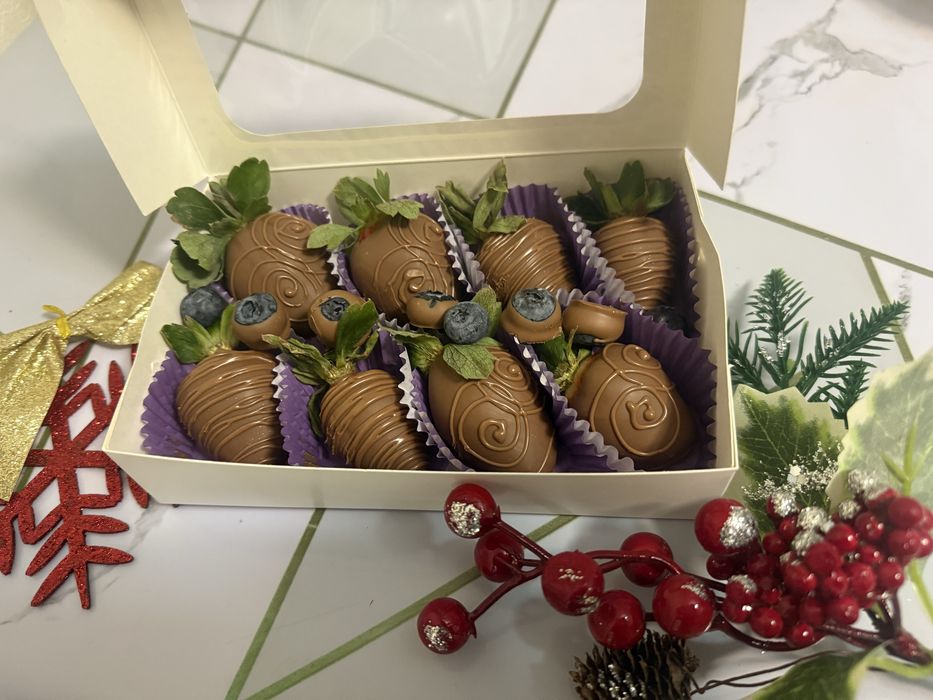 Клубника в школаде