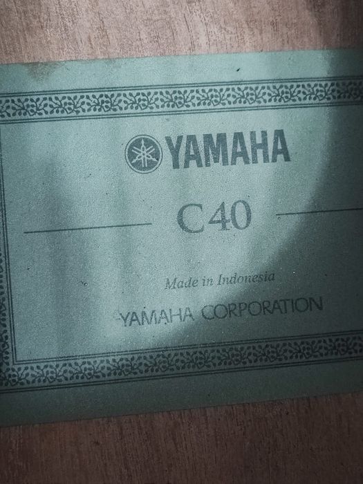 Гитара Yamaha C40 могу за 40 тысяч отдать!!