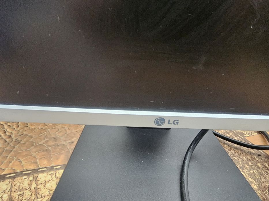 Монитор фирмы LG