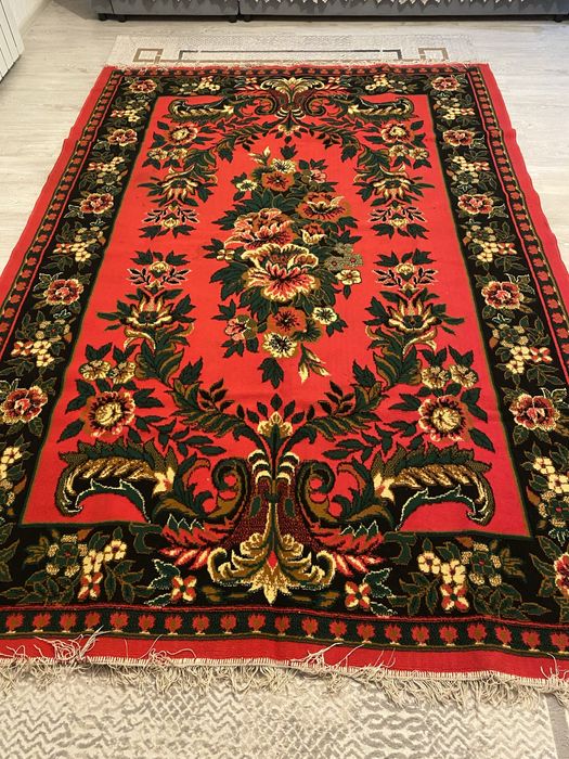 Паласы и ковер в  отличном состоянии