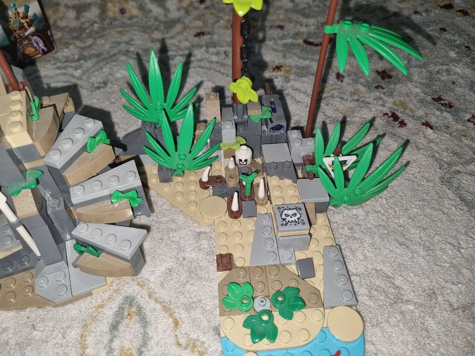 LEGO Ninjago 71747 Деревня Хранителей