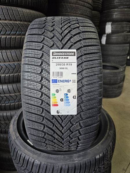 255/35/19 BRIDGESTONE 4бр