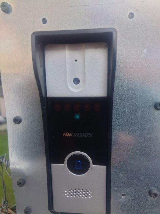 Видео домофон Hikvision