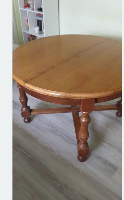 Masa rotundă lemn masiv