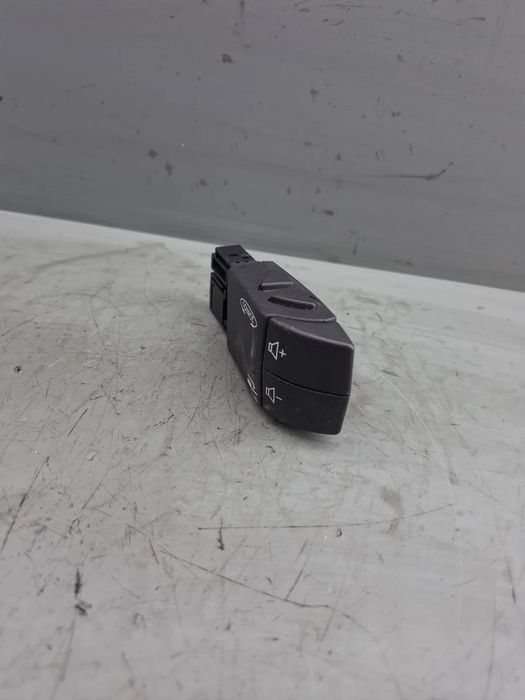 Maneta comenzi volan 7701 049 643 Renault Laguna 2001