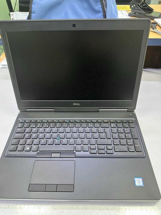 Лаптоп Dell Precision 7520 i7 DDR32 512 SSD