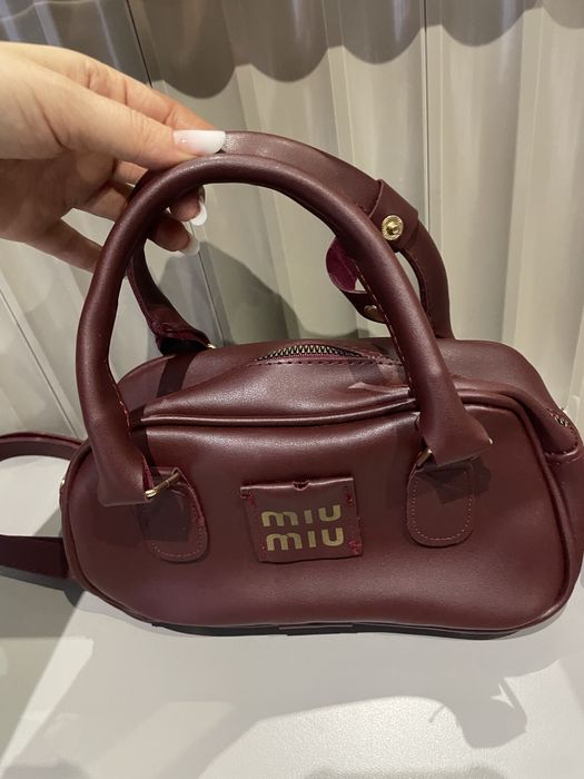 Geanta Miu Miu  visinie