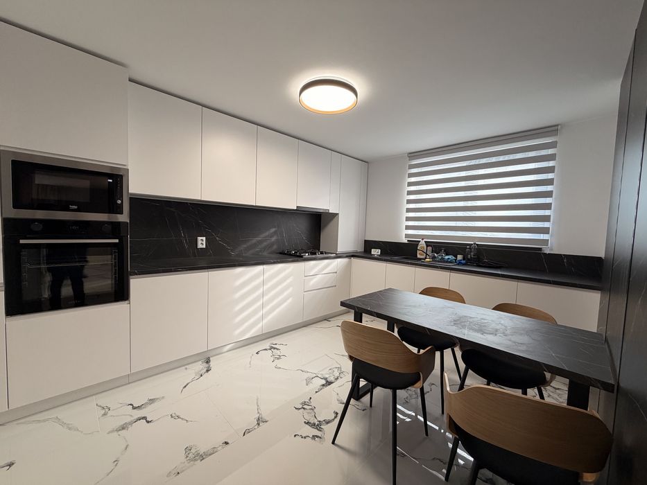 Casa individuala de vanzare.