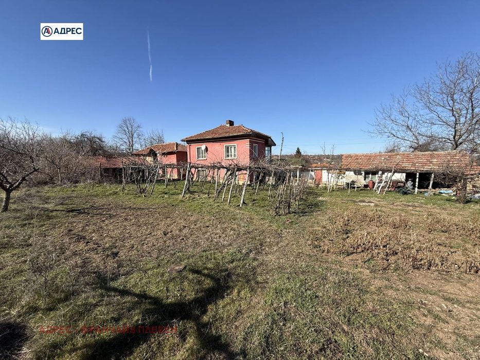 Къща в Ловеч, област-с.Владиня площ 110 цена 22000