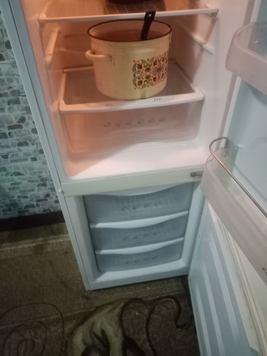 Продам холодильник