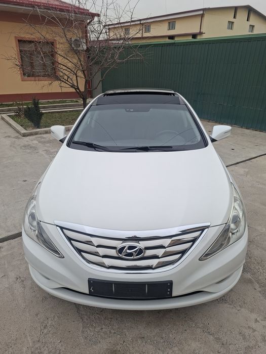 Hyundai srochna sotiladi